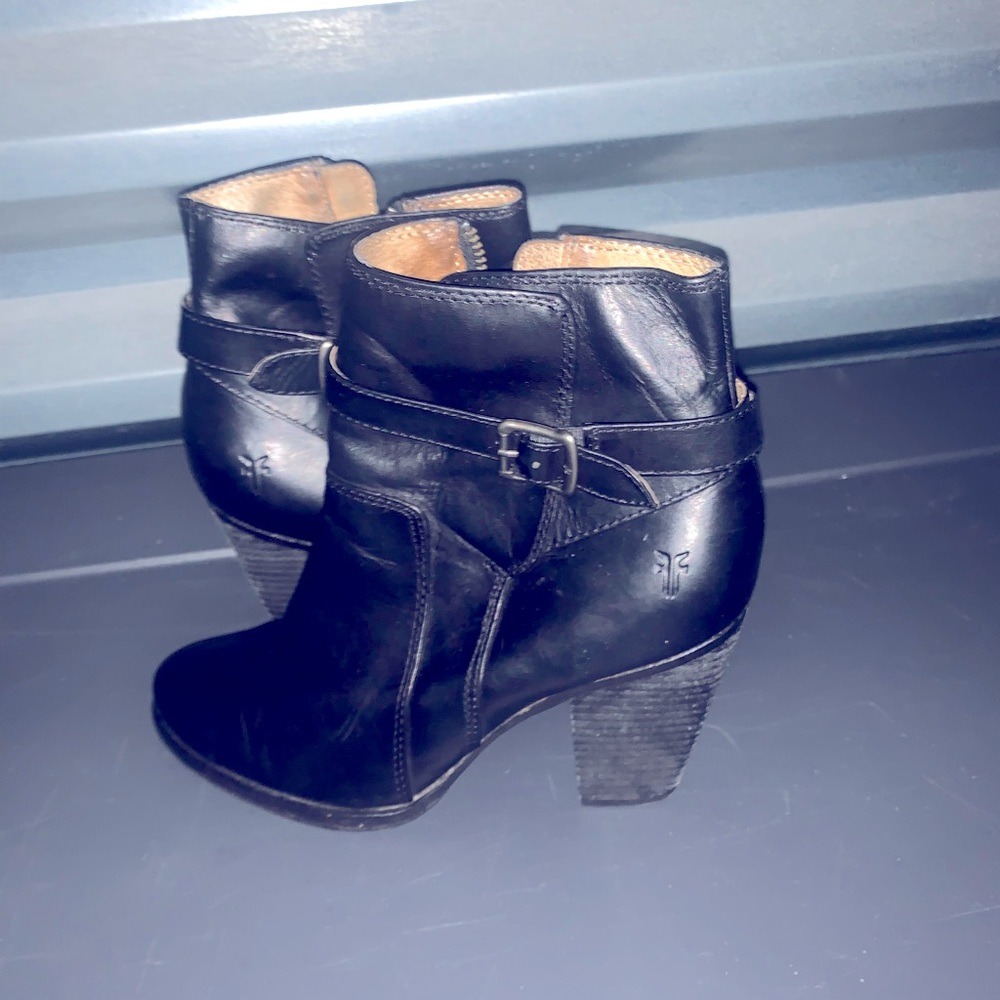 Frye zip ankle bootie 3 1/2” heel